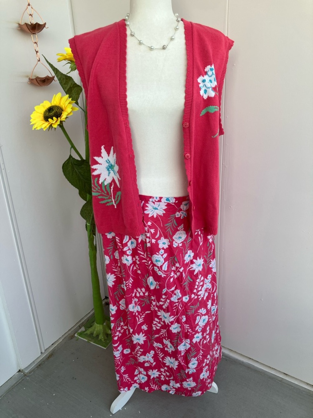 Vintage 90s Pink, Teal, & Blue Two Piece Floral Sweater Vest & Midi Skirt Set - Picture 8 of 11